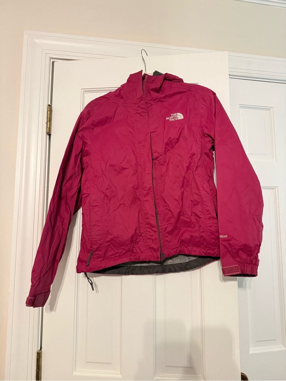The North Face Women's Magenta Hooded Rain Jacket